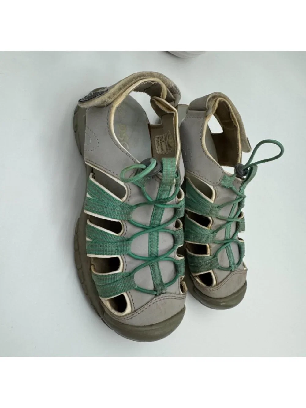 DSG Caged Sandal Kids Girls 2 Gray Leather Adjustable Strap Fisherman Slingback